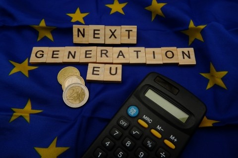 The EU issues the first NextGenerationEU green bond